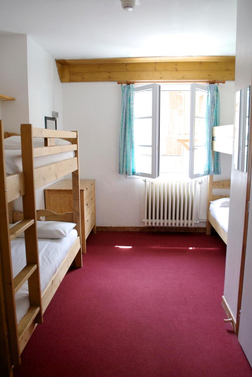 Chalet Chardons Hostel Тінь Екстер'єр фото