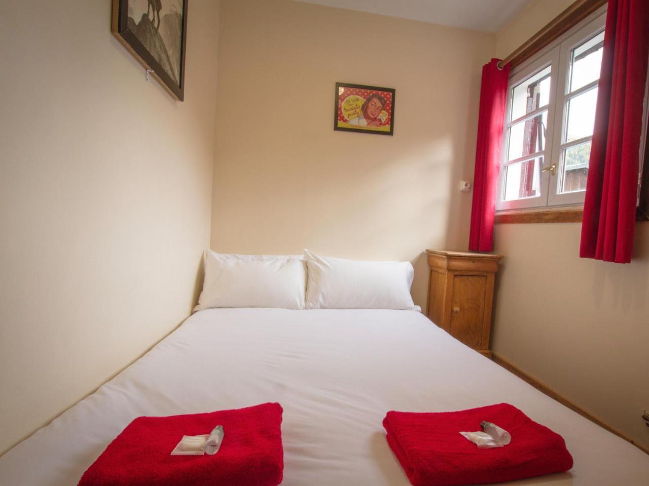 Chalet Chardons Hostel Тінь Екстер'єр фото